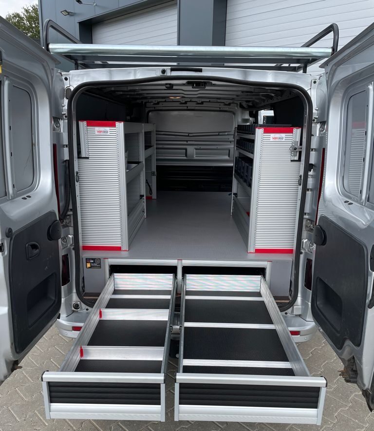 Hoogwaardige aluminium vloerlades voor bedrijfswagens.